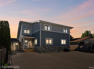 7910 Anchor Bay Dr, Algonac, MI
