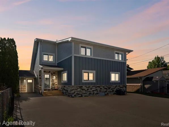 7910 Anchor Bay Dr, Algonac, MI 48001