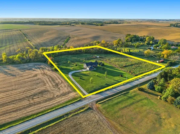 10579 W 129th St S, Prairie City, IA 50228