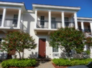 826 NW 83rd Ln, Boca Raton, FL 33487