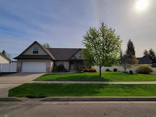 1209 W Edgewood Cir Photo 1