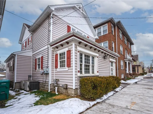 132 S 7th St, Indiana, PA 15701