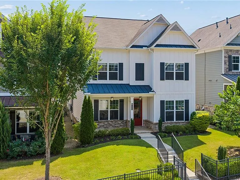 1821 Sanford Dr NW — Photo 3