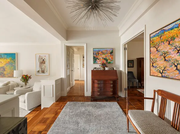 25 Central Park West image 5 of 21