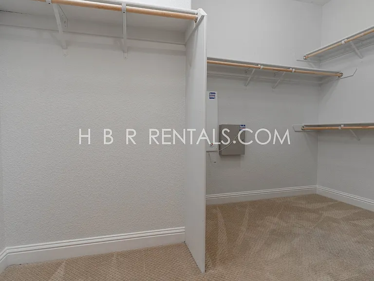 237 E Legacy Dr — Photo 28