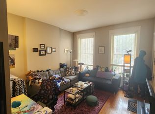 918 W Roscoe St #1, Chicago, IL 60657