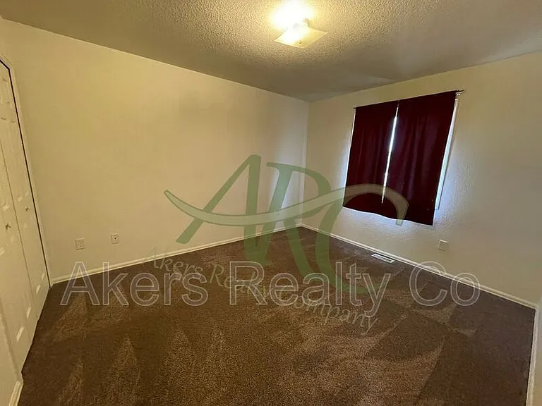 2730 Poplar St #B — Photo 12