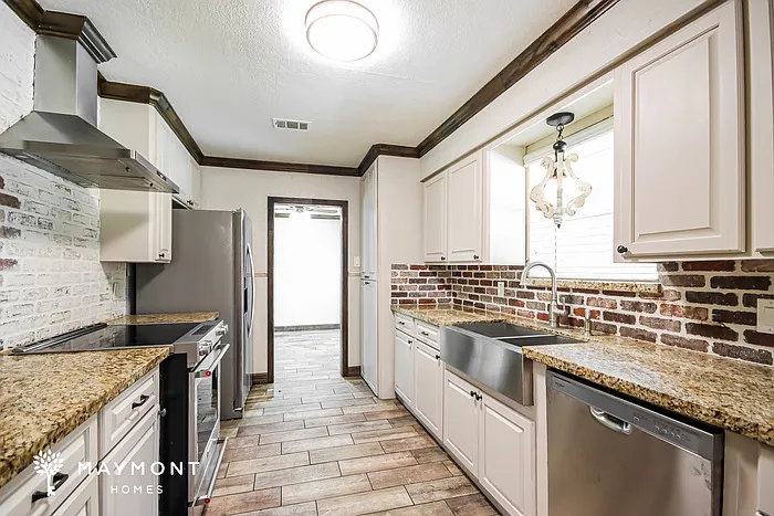 1709 Richardson St — Photo 8