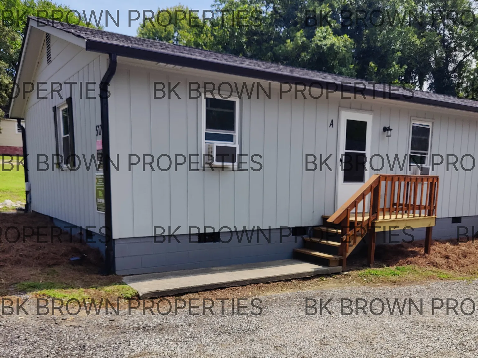 517 W Ward Ave — Photo 2