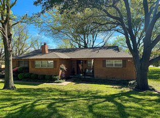 1307 S Stratton St, Decatur, TX 76234