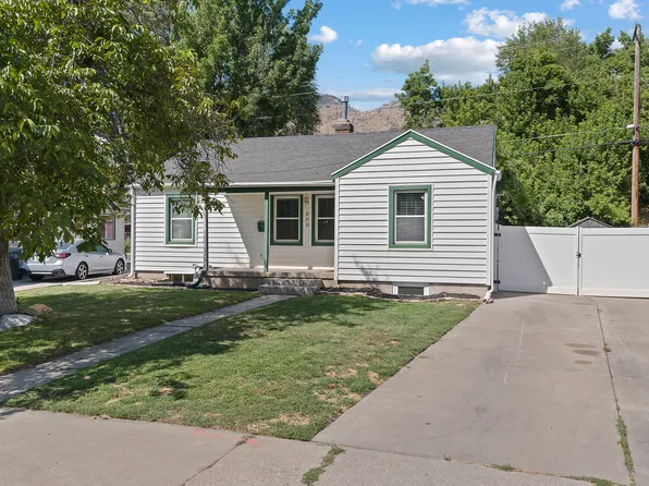 802 S Brookside Dr E, Springville, UT 84663