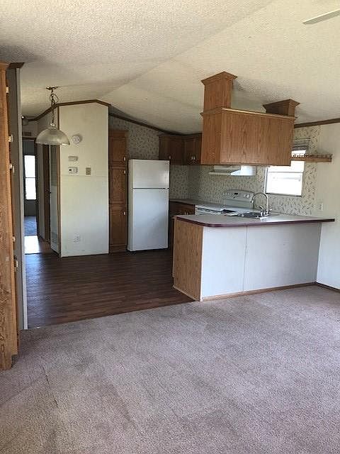 2nd image of 27 Arlington Dr