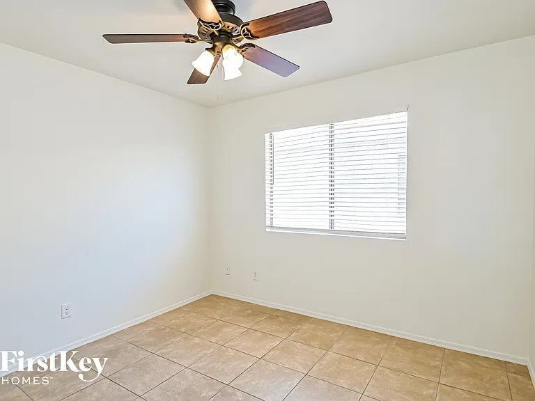 2367 W Rousseau St — Photo 10
