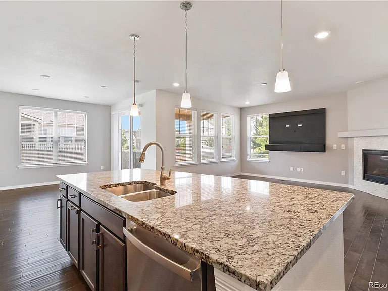 14700 Oslo Ave — Photo 11