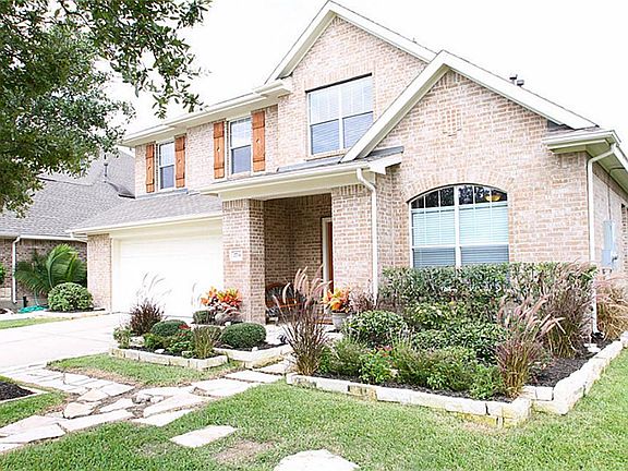 Professionally Landscaped