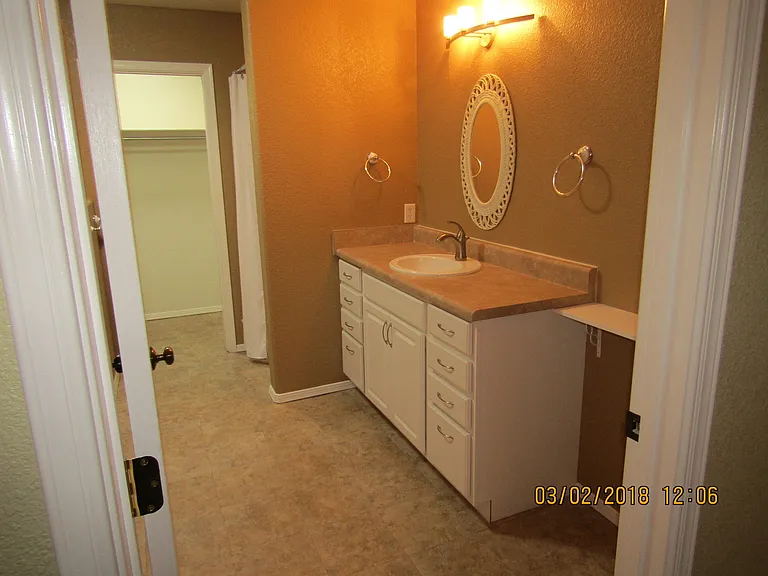 4090 Bravia Dove Loop — Photo 6
