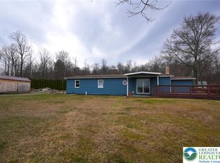 8600 Delong Dr, Slatington, PA 18080