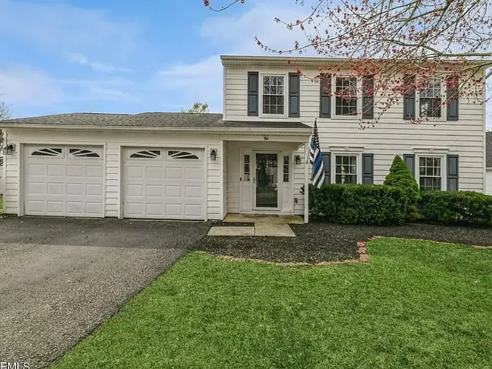 54 Berkshire Dr