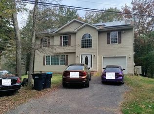 5298 Holiday Dr, Pocono Summit, PA 18346