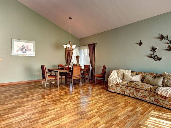 3rd image of 3165 Heritage Estates Ct