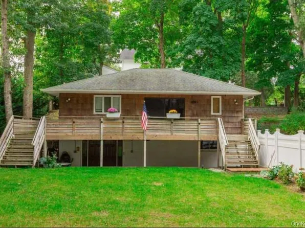 (undisclosed Address), Rocky Point, NY 11778
