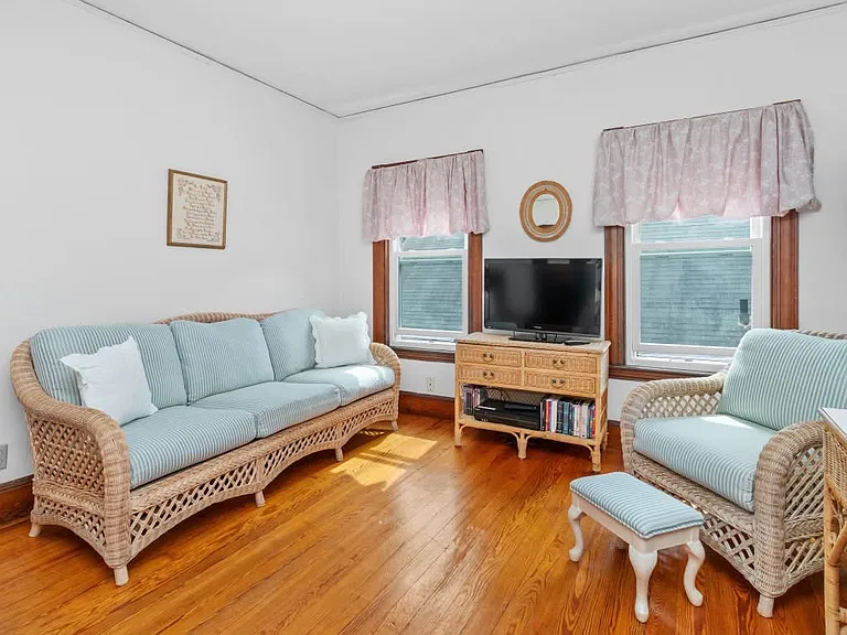 66 Hobson St #2 — Photo 10