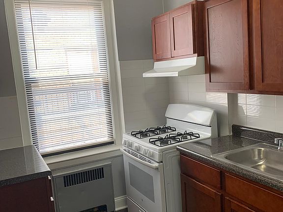 2nd image of 31 S Munn Ave #4H