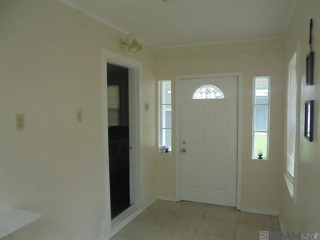 3 bed, 1395 sqft, $1,100 — Photo 3