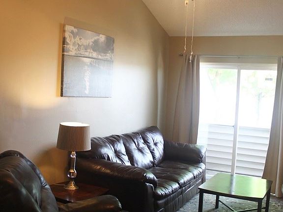 4th image of 1300 Bradley Dr #1300