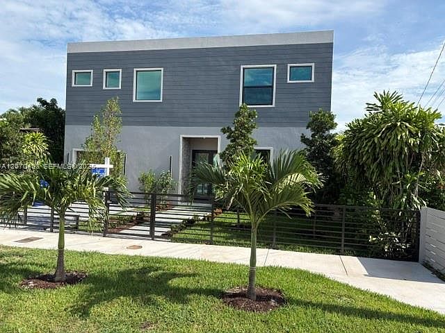 1st image of 2239 SW 14th St