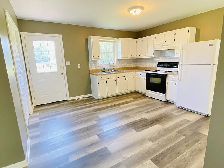 847 Skipwith Rd — Photo 19