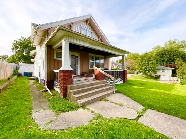 615 E 8th St, Muscatine, IA 52761