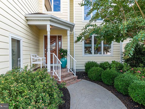 4th image of 313 White Heron Ct