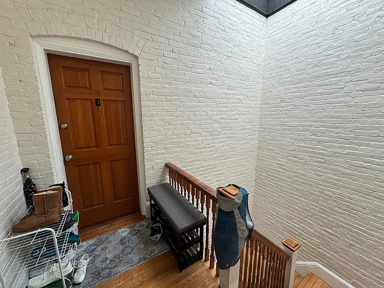 6 Giles Park #2A — Photo 8