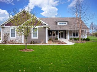 2225 N Hollow Cir, Slinger, WI 53086