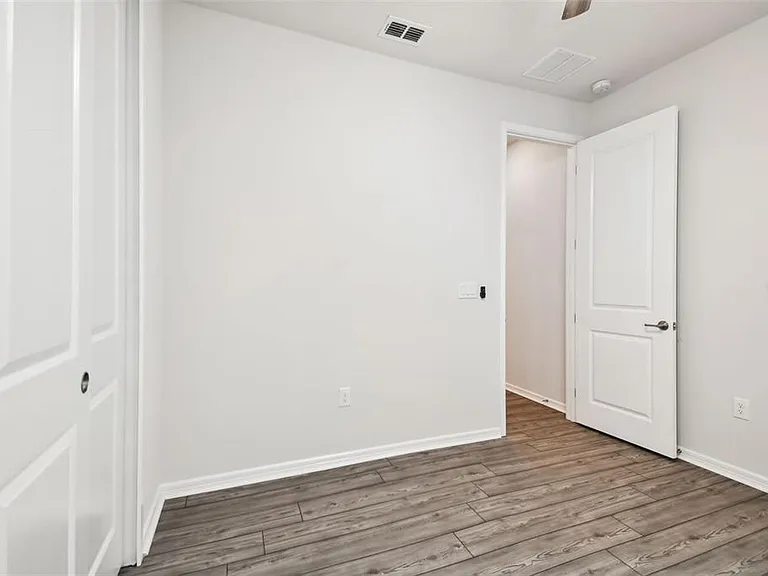 13144 Peachleaf Ave — Photo 34