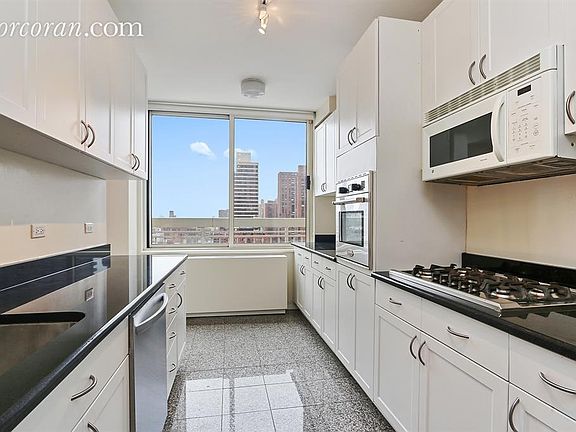 3rd image of 170 E 87th St APT W20a