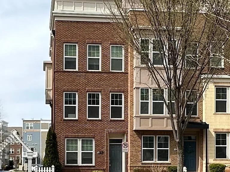 127 Decoverly Dr — Photo 1