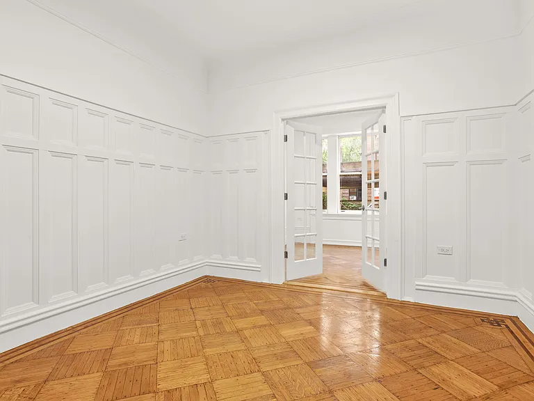 68 Montague St #1E — Photo 1
