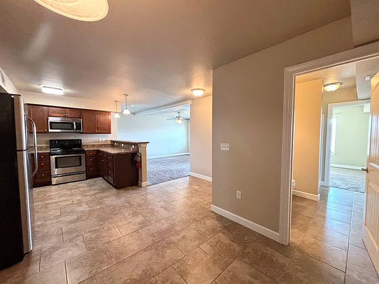1411 Genesis Dr #6 — Photo 5
