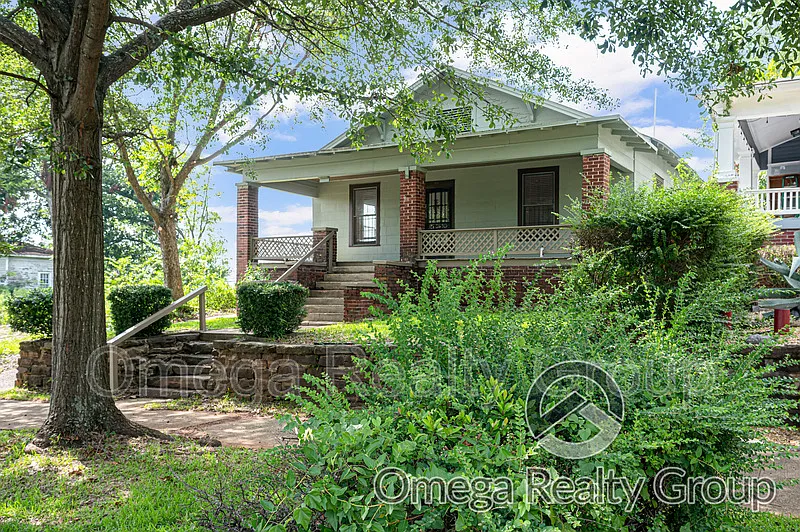 3 bed, 1.0 bath, 1706 sqft, $1,650 — Photo 3