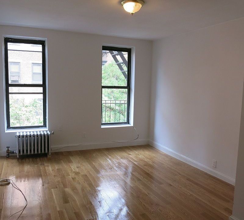 1st image of 454 W 45th St APT 3RW