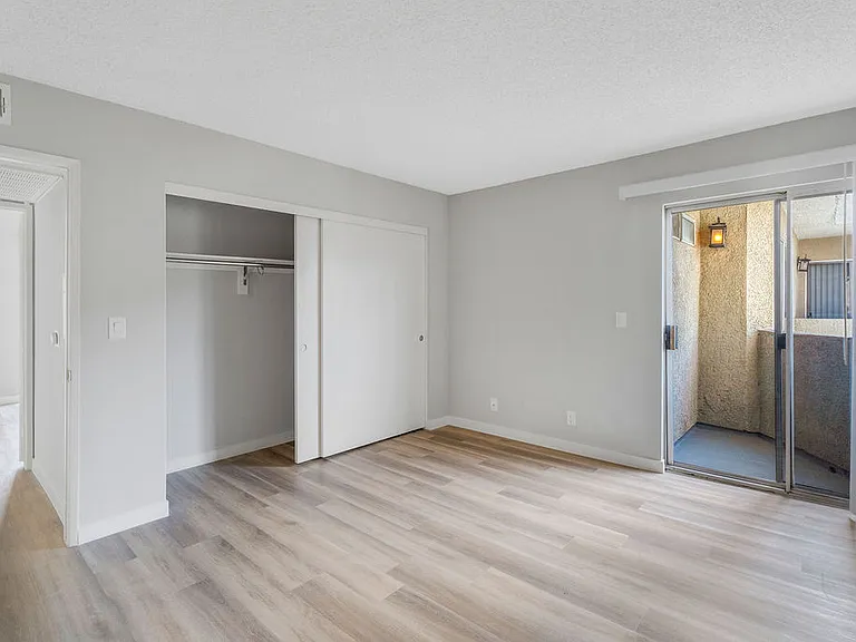 Crenshaw Townhouse — Photo 13