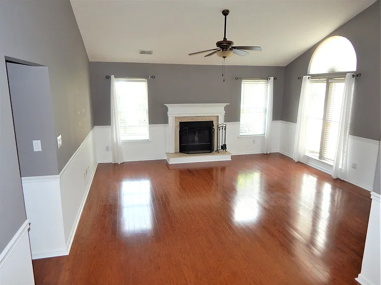 12162 Dearview Ln — Photo 4