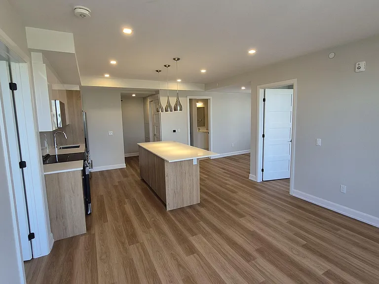 18 Hawthorne Ave — Photo 29