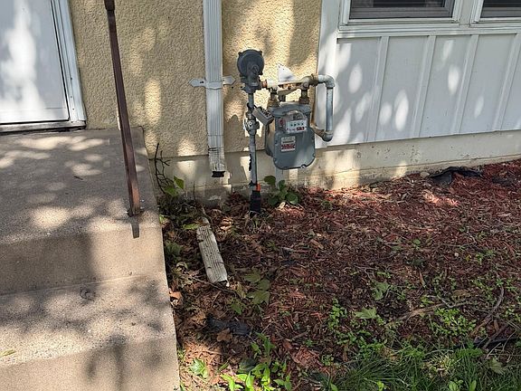 4th image of 1381 Mechanic Ave