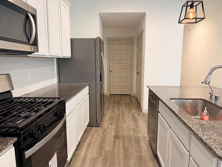 9834 Palm Royal Dr — Photo 10