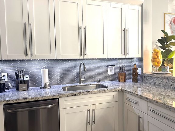 2nd image of 206 Liberty Ct