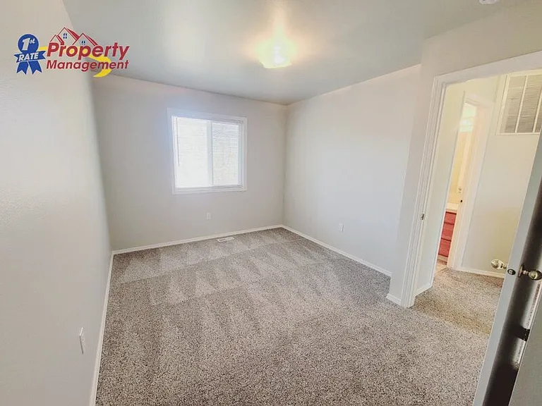 2062 N Gladewater Ave — Photo 8