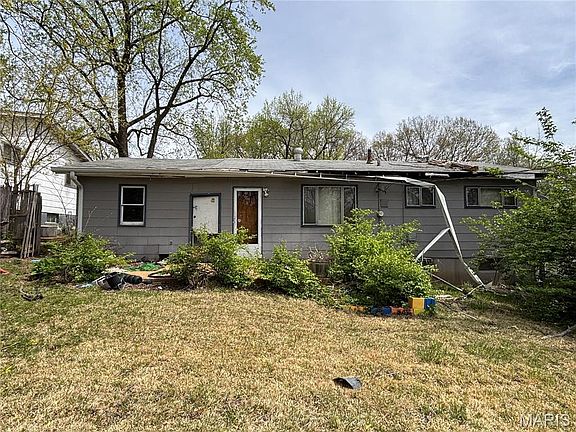 3rd image of 4005 Shirley Dr